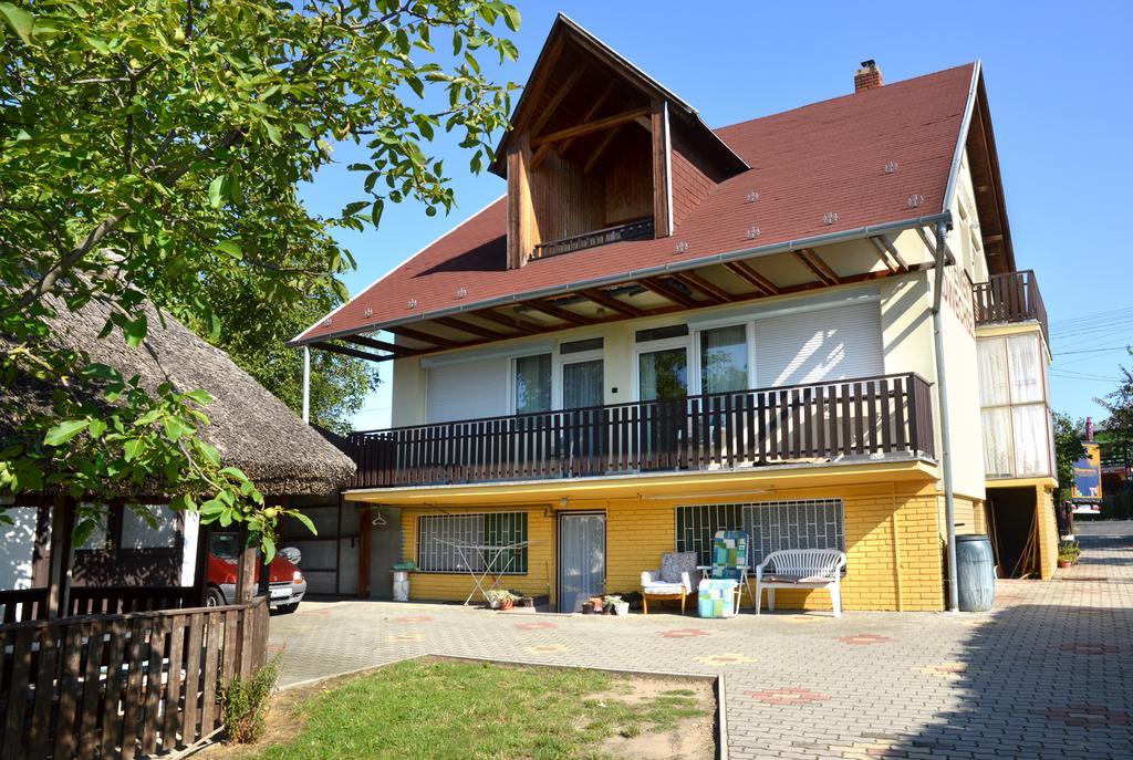 Ferienwohnung Benedekne Haza Gyenesdiás Exterior foto