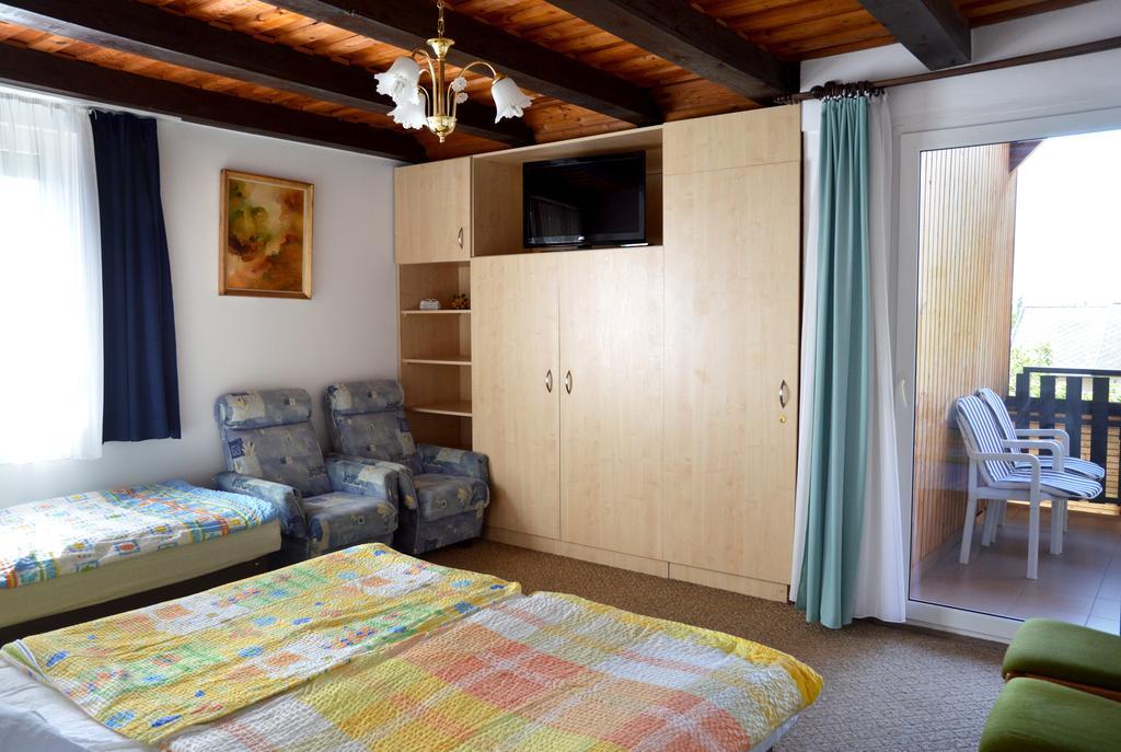 Ferienwohnung Benedekne Haza Gyenesdiás Exterior foto